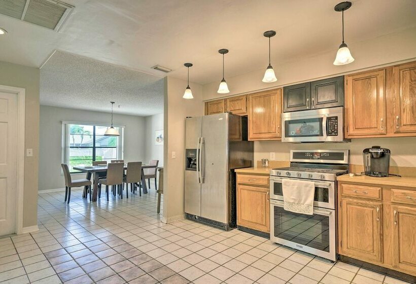 Fort Myers Home, Lanai & Private, Heated Pool