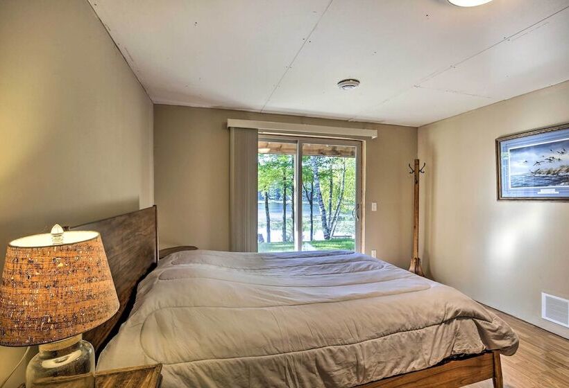 Four Season Lake Cabin W/ Canoe & Paddle Boat!