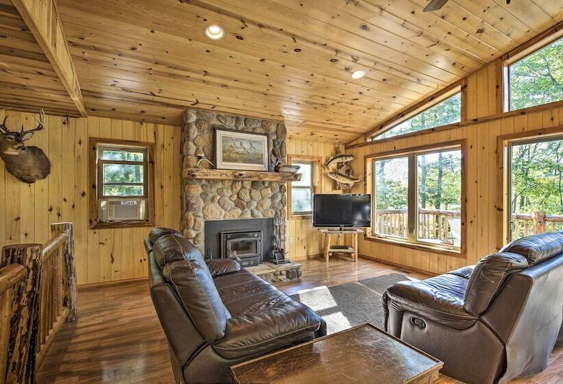 Four Season Lake Cabin W/ Canoe & Paddle Boat!