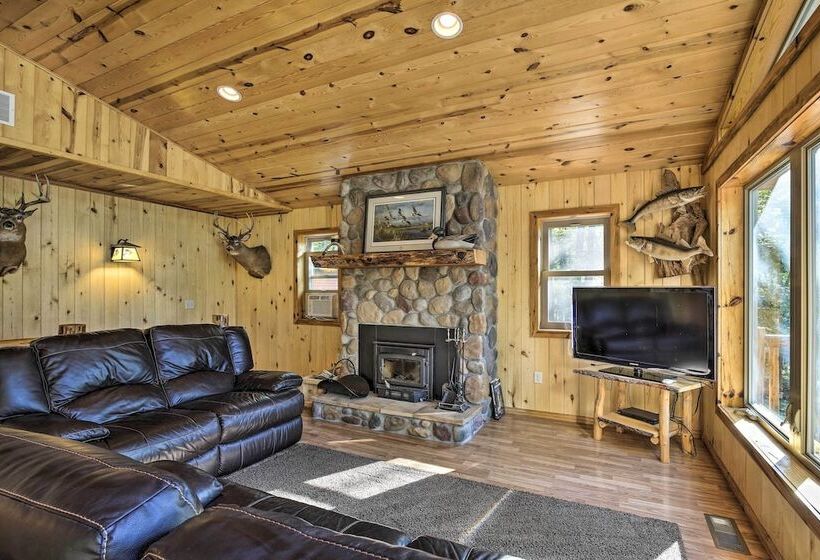 Four Season Lake Cabin W/ Canoe & Paddle Boat!