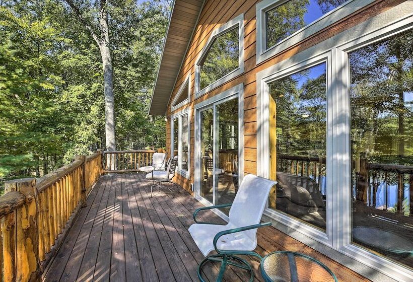 Four Season Lake Cabin W/ Canoe & Paddle Boat!