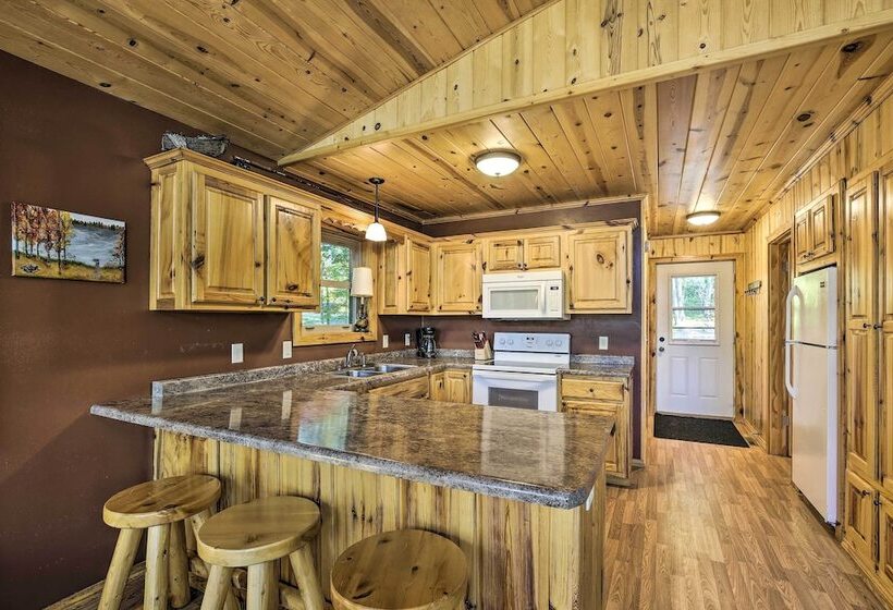 Four Season Lake Cabin W/ Canoe & Paddle Boat!