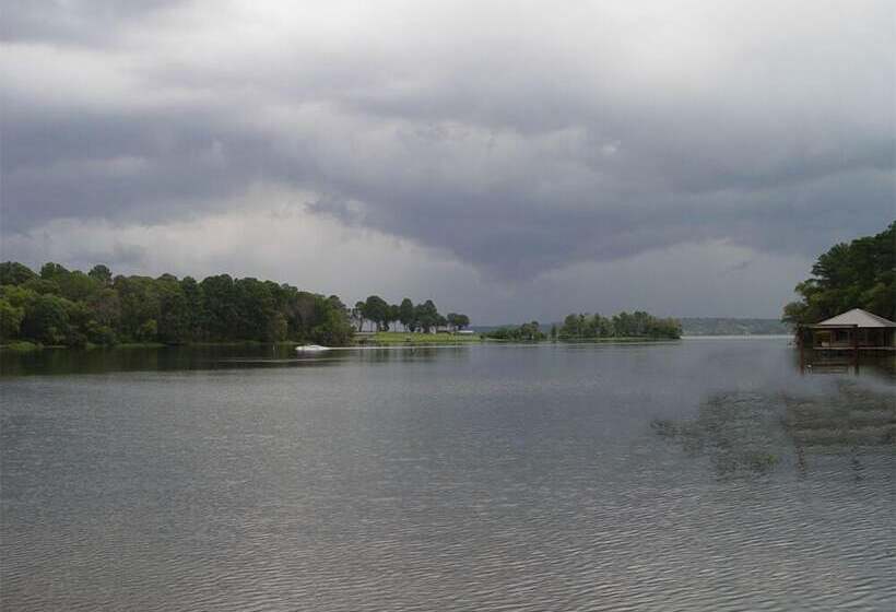 Frankston Home W/deck & Fishing On Lake Palestine!