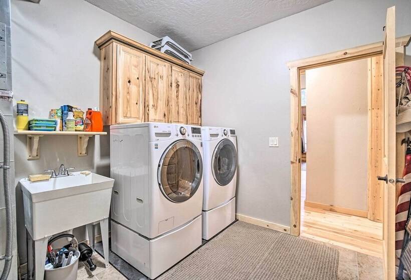 Garden Valley Cabin W/ Loft & Large Deck!