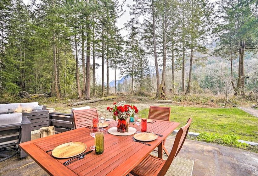 Gold Bar Cabin On Skykomish River: Heated Swim Spa