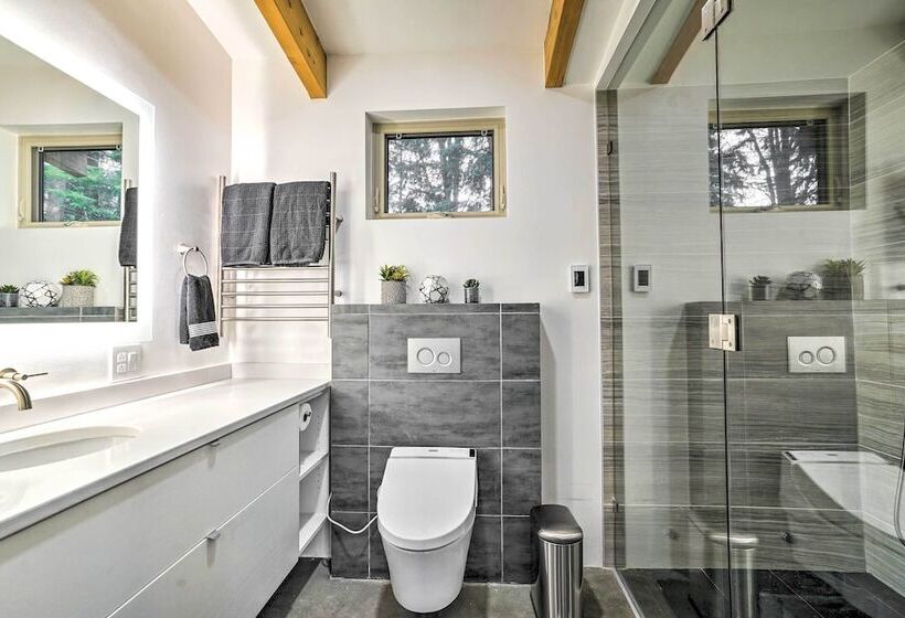 Gold Bar Cabin On Skykomish River: Heated Swim Spa