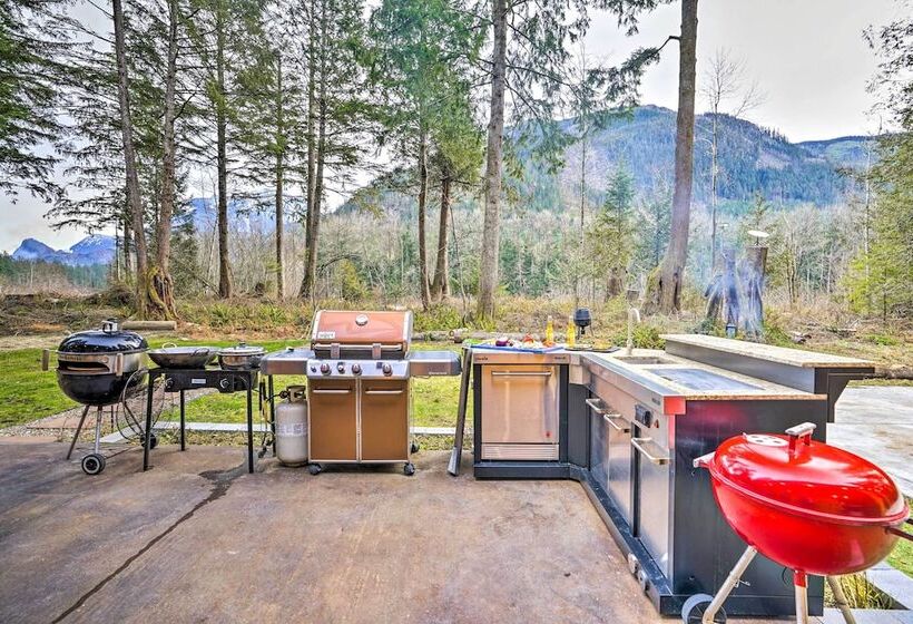 Gold Bar Cabin On Skykomish River: Heated Swim Spa