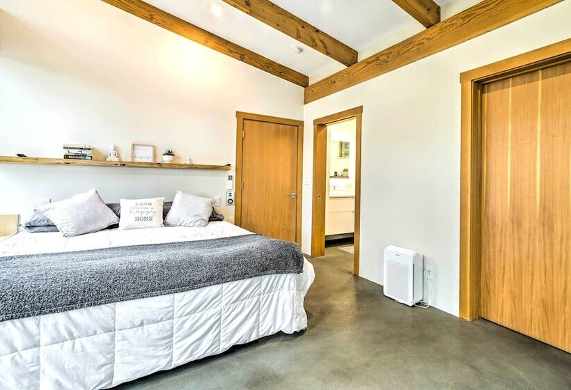 Gold Bar Cabin On Skykomish River: Heated Swim Spa