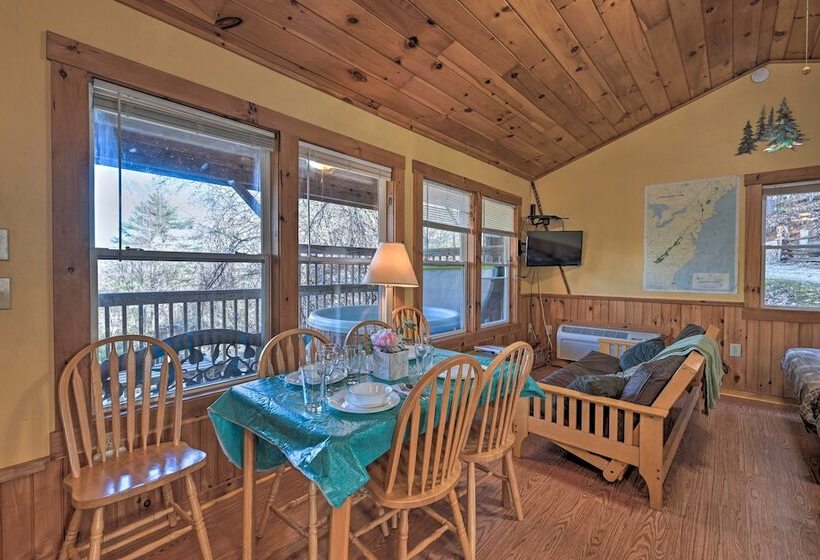 Gone Hiking  Bryson City Cabin W/ Hot Tub & Grill