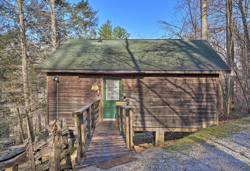 Gone Hiking  Bryson City Cabin W/ Hot Tub & Grill