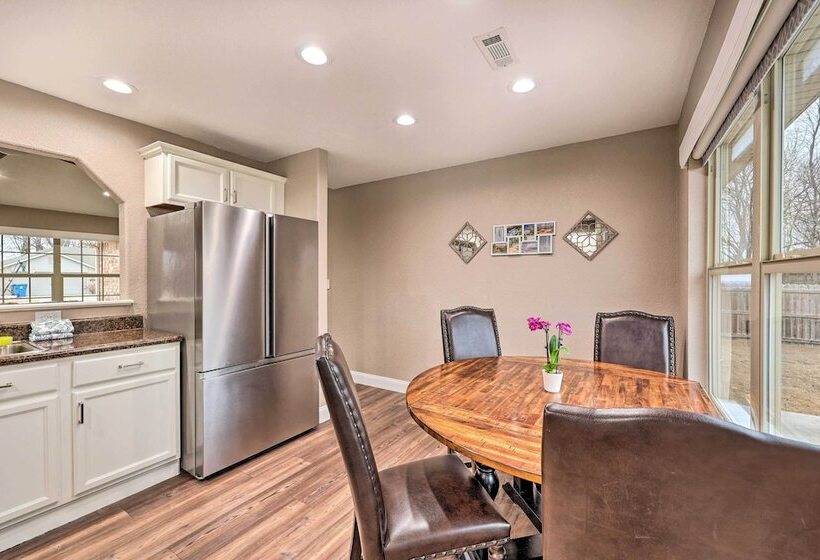 Gorgeous Bentonville Vacation Rental!