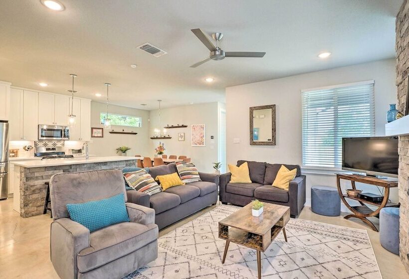 Gorgeous Georgetown Home, Walk To The Square!