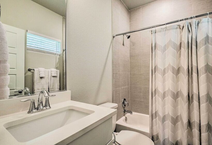 Gorgeous Georgetown Home, Walk To The Square!