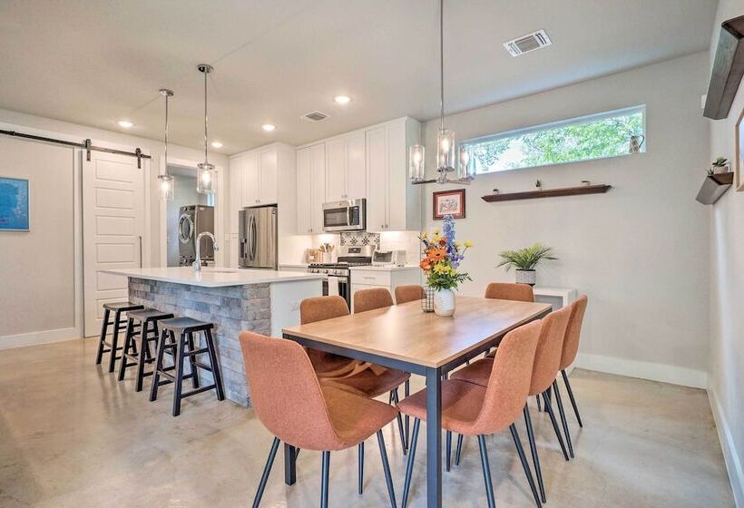 Gorgeous Georgetown Home, Walk To The Square!