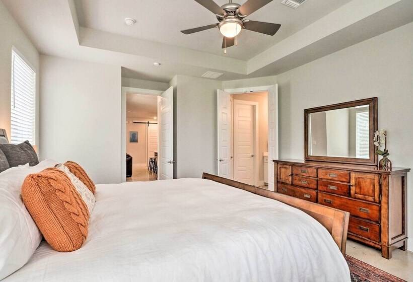 Gorgeous Georgetown Home, Walk To The Square!