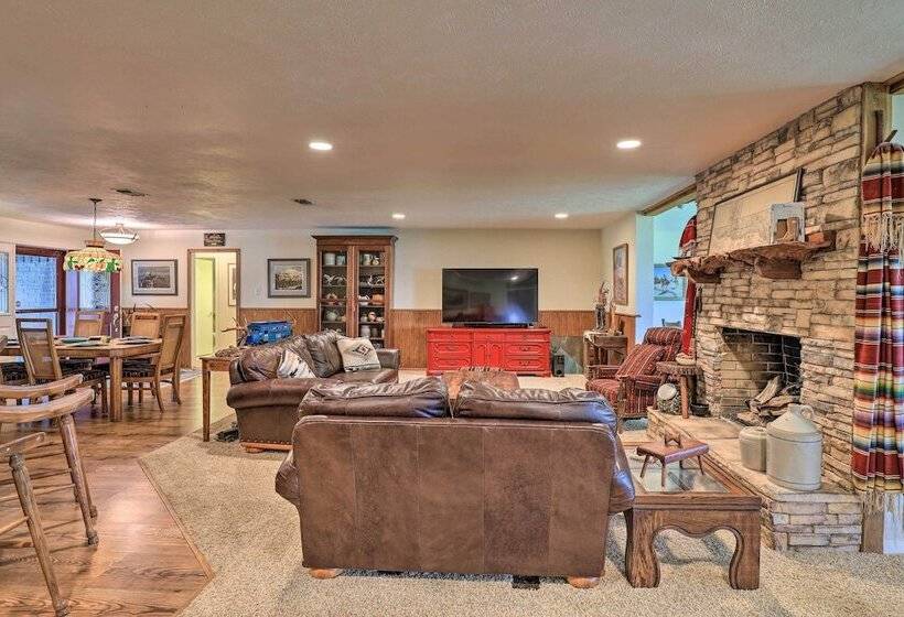 Granbury Lakefront Escape W/ Boat Dock & Slip!