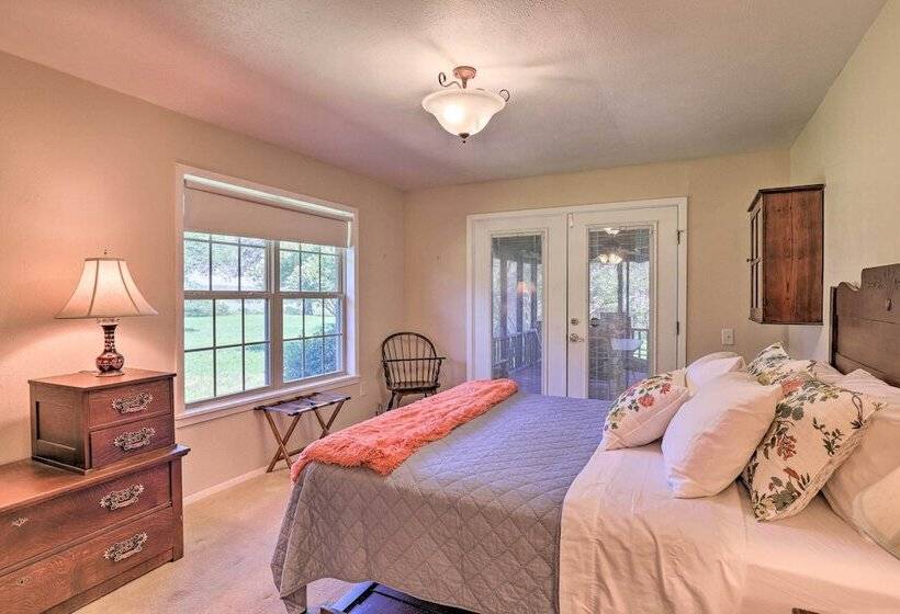 Granbury Lakefront Escape W/ Boat Dock & Slip!