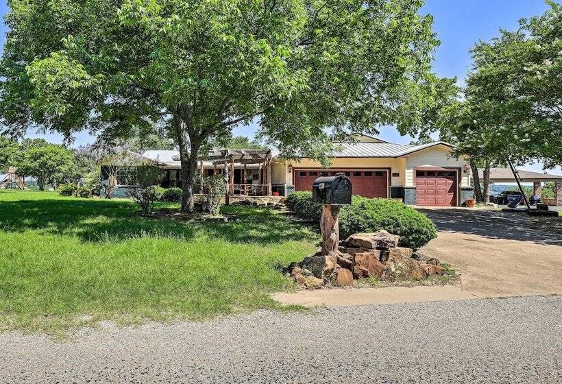 Granbury Lakefront Escape W/ Boat Dock & Slip!