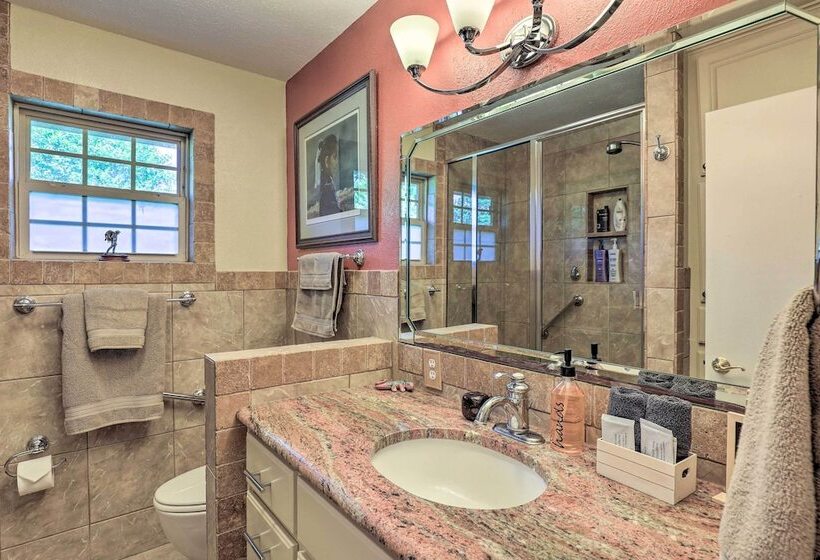 Granbury Lakefront Escape W/ Boat Dock & Slip!