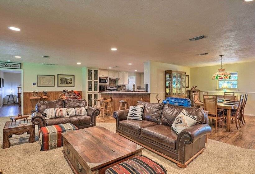 Granbury Lakefront Escape W/ Boat Dock & Slip!