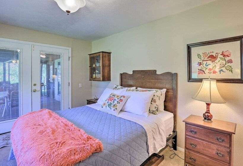 Granbury Lakefront Escape W/ Boat Dock & Slip!