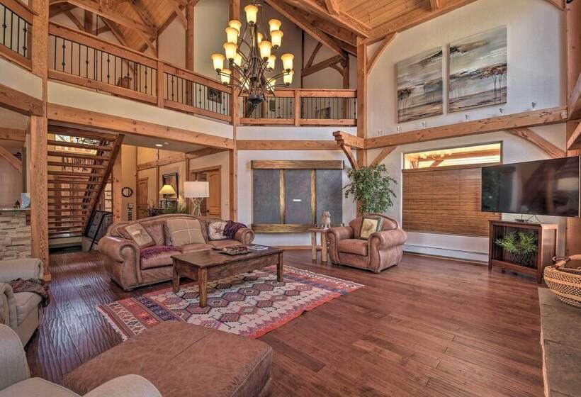 Grand Angel Fire Retreat W/ Hot Tub & Fire Pit!