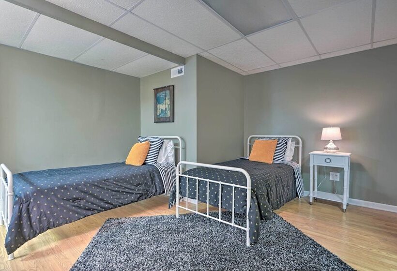 Grand Pisgah Forest Home On Secluded 5 Acres!