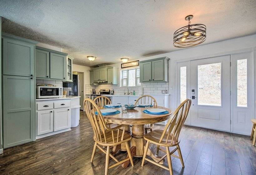 Gravois Mills Home: Boating Vacation!