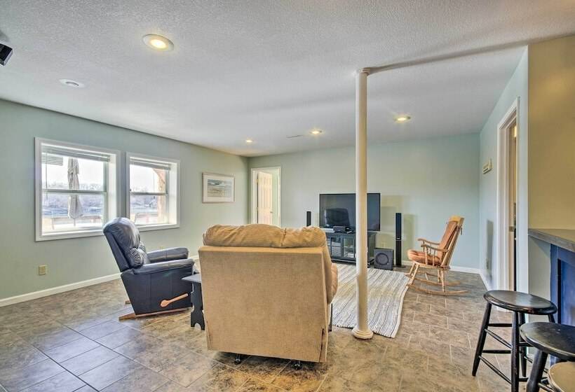 Gravois Mills Home: Boating Vacation!