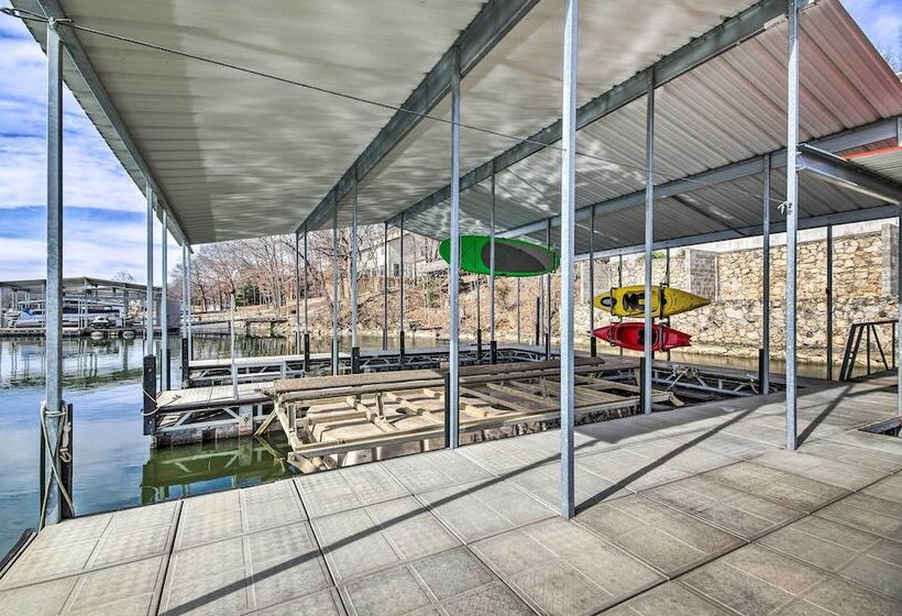 Gravois Mills Home: Boating Vacation!