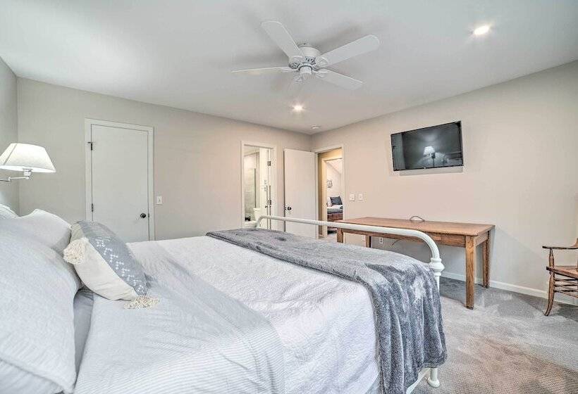 Harbor Springs Retreat ~ 5 Mi To Downtown & Beach!