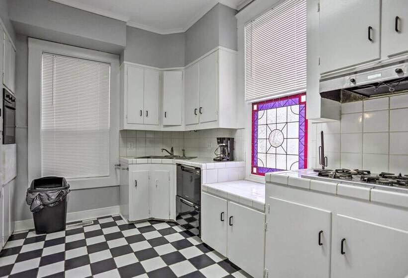 Haunted Shreveport Home ~ 3 Mi To Downtown Fun!