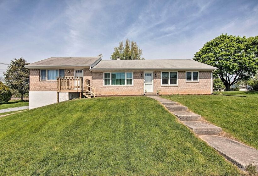 Hideaway In Hershey By The Railroad W/ Backyard!
