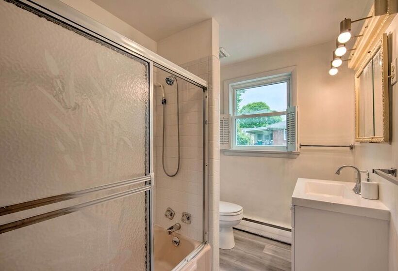 Hideaway In Hershey By The Railroad W/ Backyard!