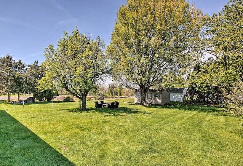 Hideaway In Hershey By The Railroad W/ Backyard!
