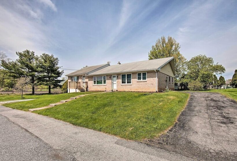 Hideaway In Hershey By The Railroad W/ Backyard!