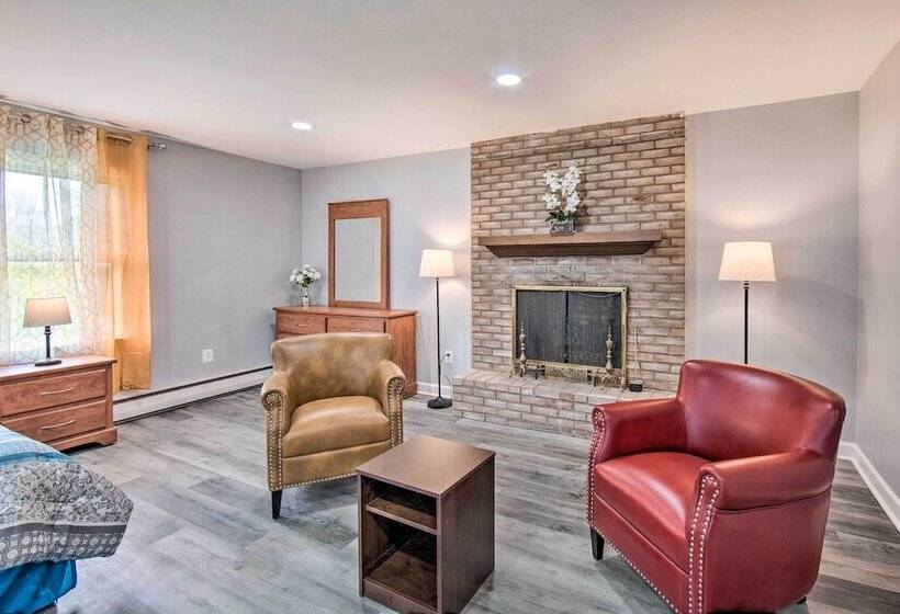 Hideaway In Hershey By The Railroad W/ Backyard!