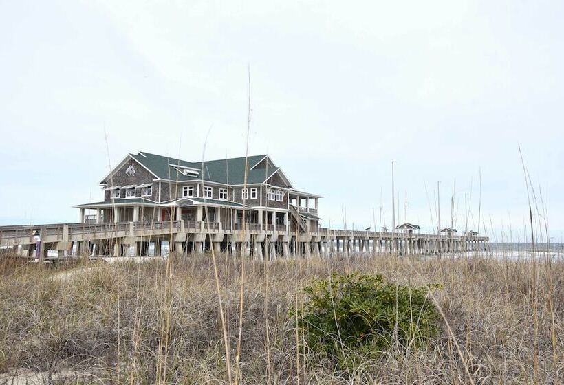 High End Canalfront Paradise W/ Dock & Kayaks!