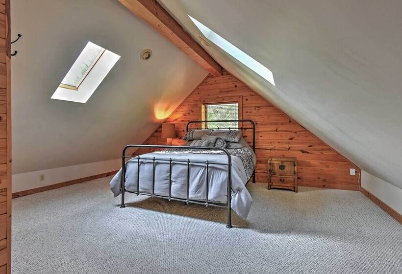 Hillside Cabin On 43 Acres W/ Private Lake & View!