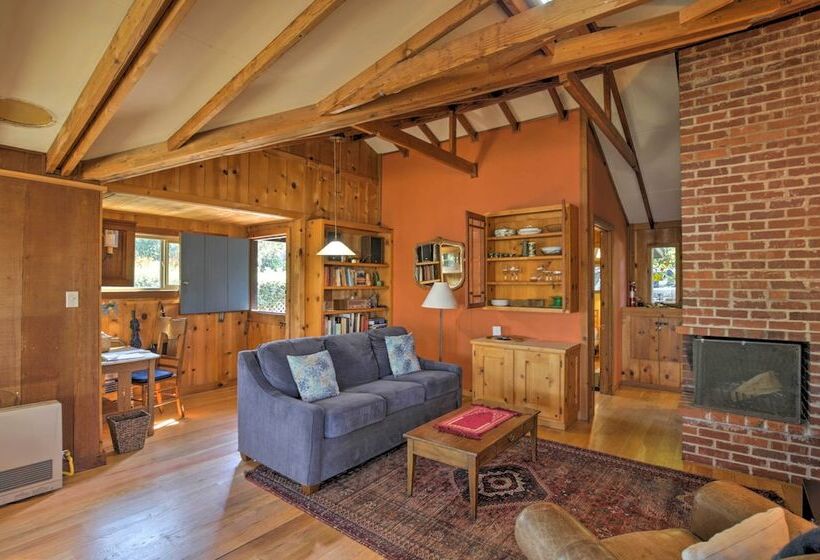 Hillside Home W/ Deck & Views Of Tomales Bay!
