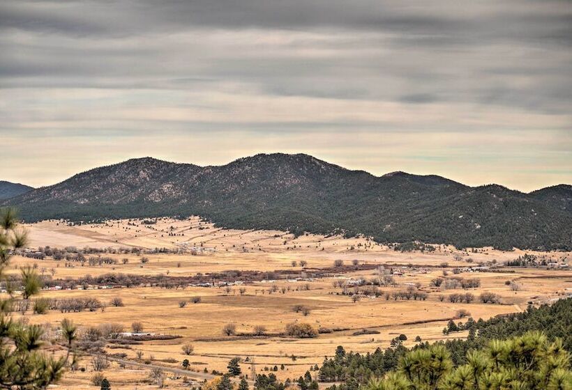Hilltop Hideout  W/ Peaceful Mountain Views