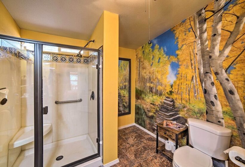 Hilltop Hideout  W/ Peaceful Mountain Views