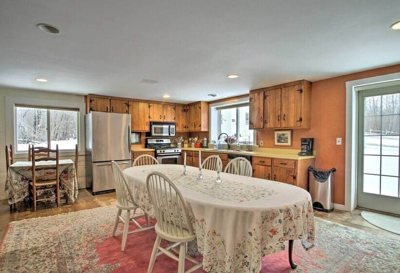 Historic Bradford Home 8 Mi To Mount Sunapee!