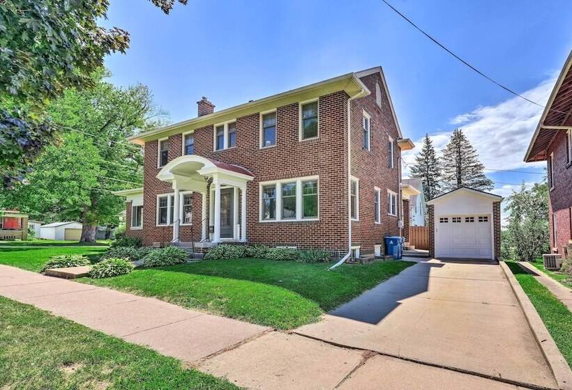 Historic Illinois Home Near Mississippi River