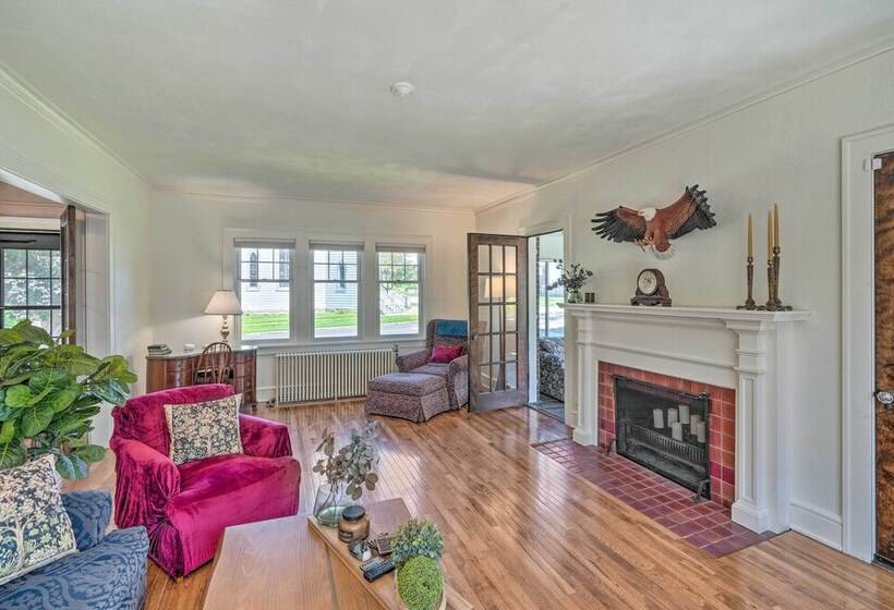 Historic Illinois Home Near Mississippi River