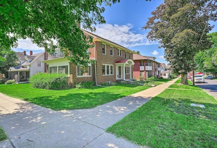 Historic Illinois Home Near Mississippi River