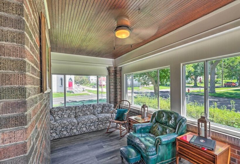 Historic Illinois Home Near Mississippi River