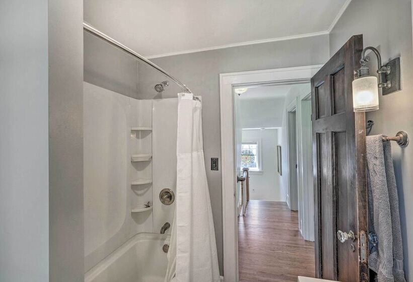 Historic Illinois Home Near Mississippi River