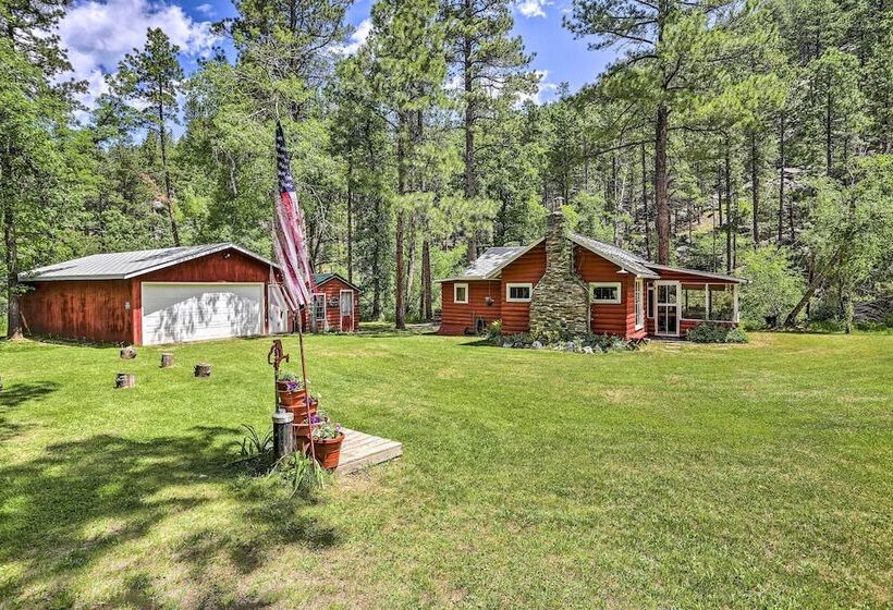 Historic Keystone Cabin Near Mount Rushmore!