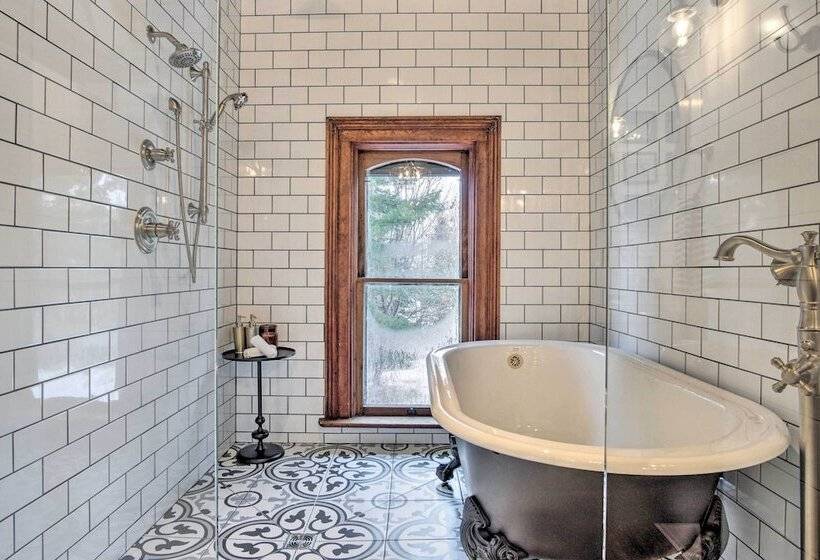 Historic Michigan Farmhouse W/ Grill & Fire Pit!